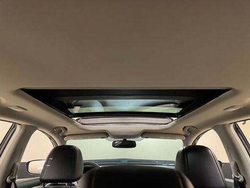 Used 2017 Nissan Murano Platinum w/ Platinum Technology Package image 19