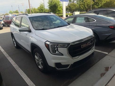 Used 2022 GMC Terrain SLE w/ Driver Convenience Package FWD image 1