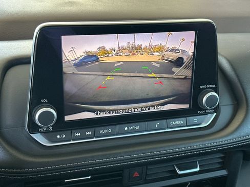 Used 2023 Nissan Rogue S FWD image 17