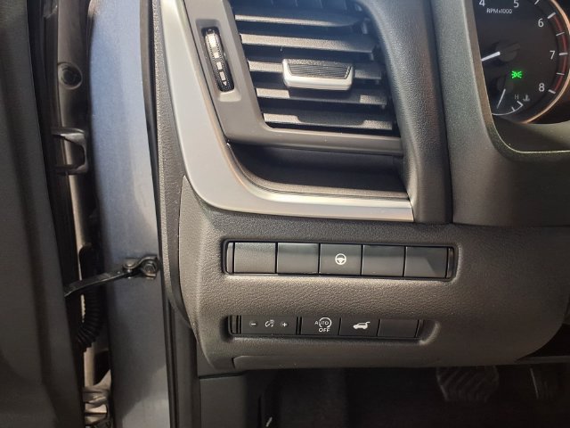 Used 2026 Nissan Rogue SV AWD/4WD image 13