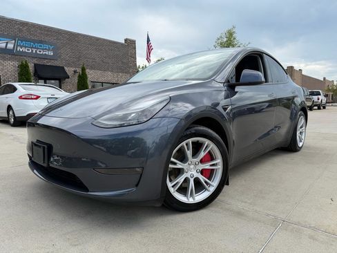 Used 2023 Tesla Model Y Long Range image 1