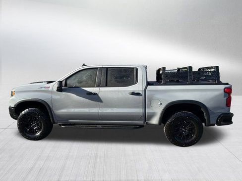 Used 2025 Chevrolet Silverado 1500 ZR2 w/ Technology Package image 9