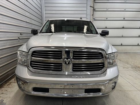 Used 2018 RAM 1500 SLT AWD/4WD image 2