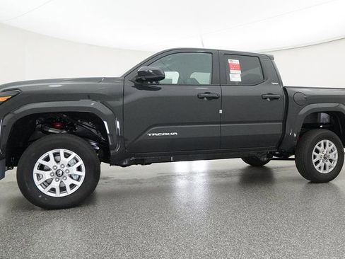 New 2025 Toyota Tacoma SR5 image 21