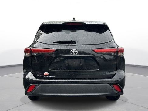 Used 2023 Toyota Highlander L FWD image 7