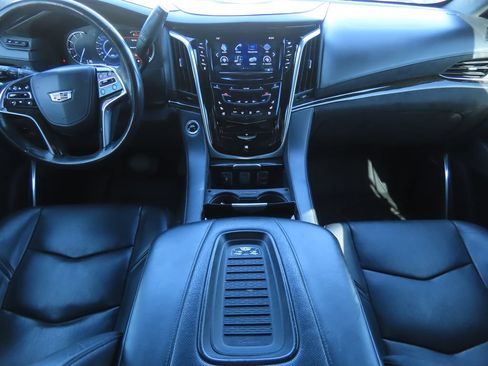 Used 2020 Cadillac Escalade Platinum AWD/4WD image 7