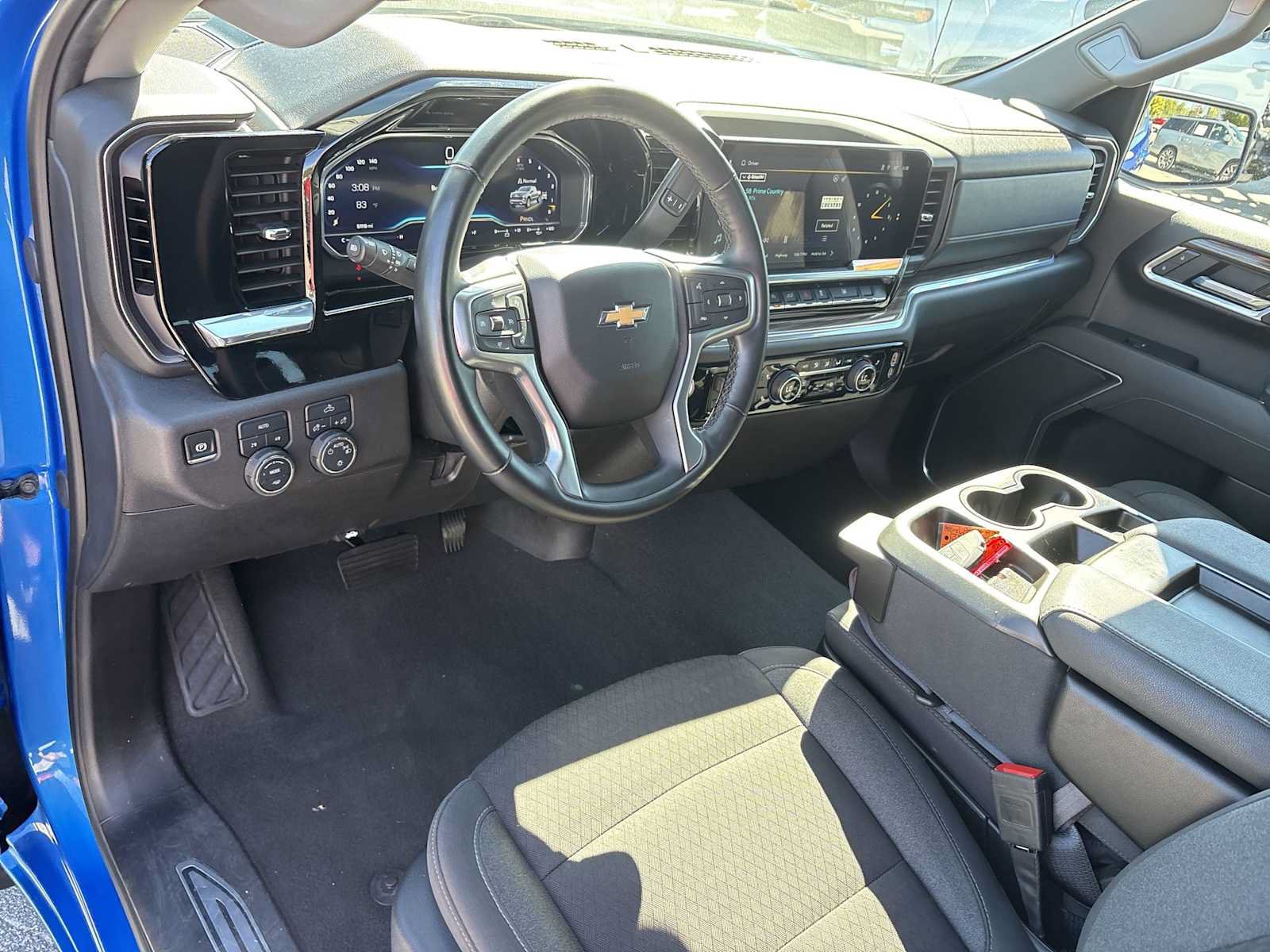 Used 2025 Chevrolet Silverado 1500 LT AWD/4WD image 10