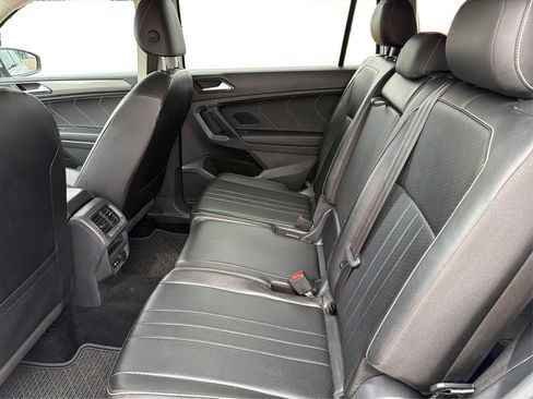 Used 2022 Volkswagen Tiguan SE FWD image 11