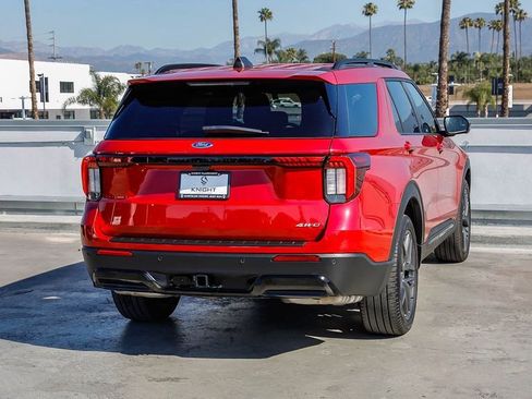 Used 2025 Ford Explorer ST-Line w/ ST-Line Street Pack image 9
