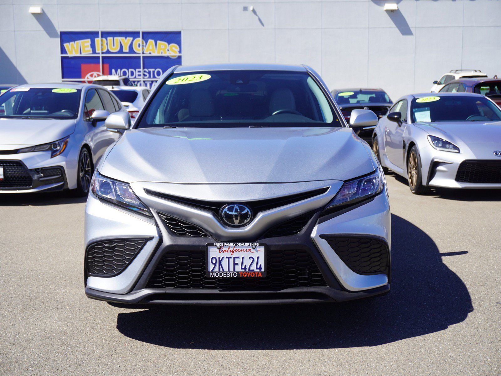 Used 2023 Toyota Camry SE FWD image 6