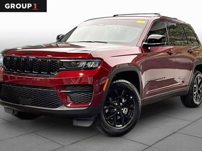 Used 2025 Jeep Grand Cherokee Altitude