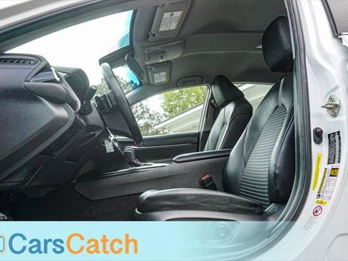 Used 2018 Toyota Camry SE image 18