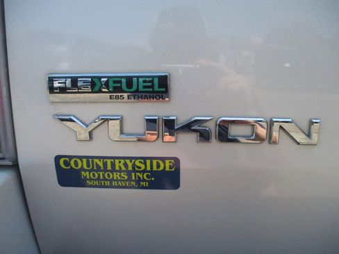 Used 2010 GMC Yukon Denali image 7