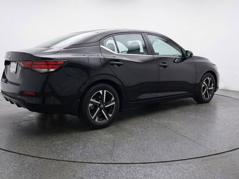 Used 2025 Nissan Sentra SV image 9