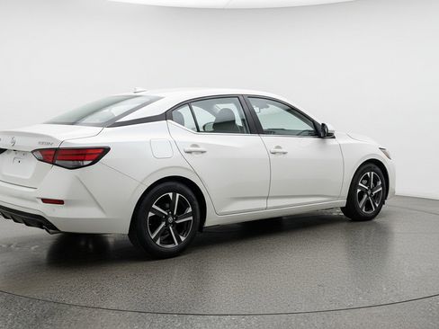 Used 2025 Nissan Sentra SV image 9