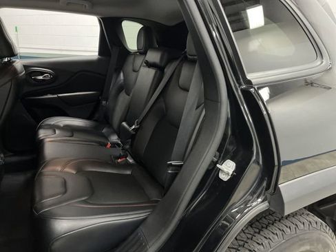 Used 2021 Jeep Cherokee Trailhawk w/ Trailer Tow Group image 28