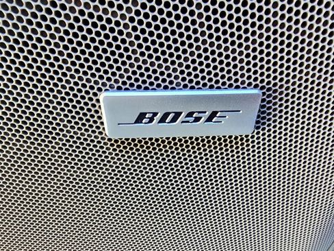 Used 2023 GMC Yukon XL SLT image 14