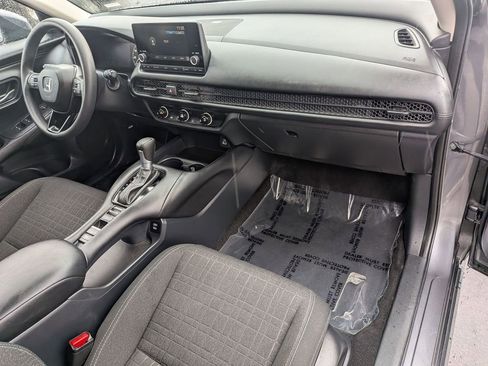 Used 2025 Honda HR-V LX image 31