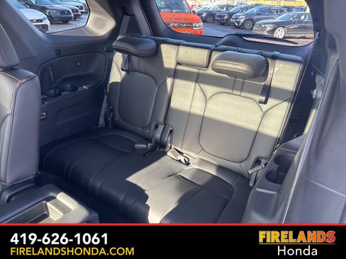 Used 2025 Honda Pilot Black Edition image 33