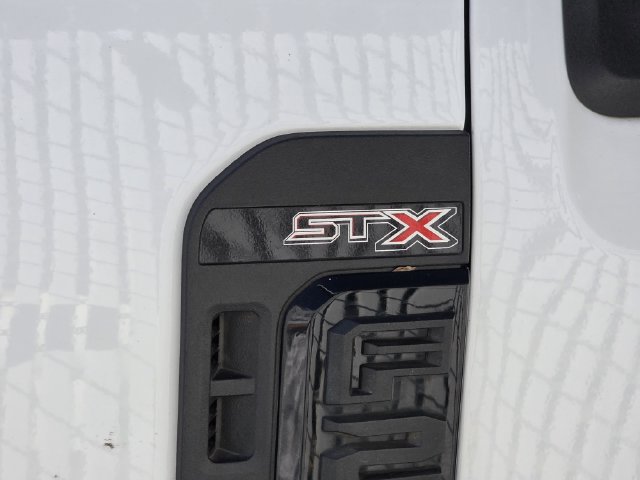 Used 2024 Ford F250 XL w/ STX Appearance Package AWD/4WD image 3