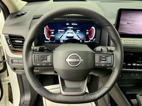 Used 2025 Nissan Rogue Platinum w/ Tech Package AWD/4WD image 14