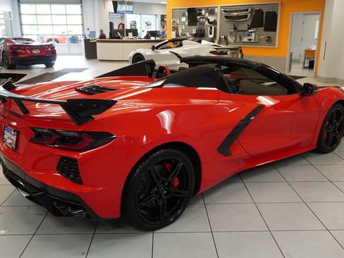 Used 2023 Chevrolet Corvette Stingray Premium Conv w/ Z51 Performance Package RWD image 12