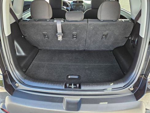 Used 2016 Kia Soul FWD image 18