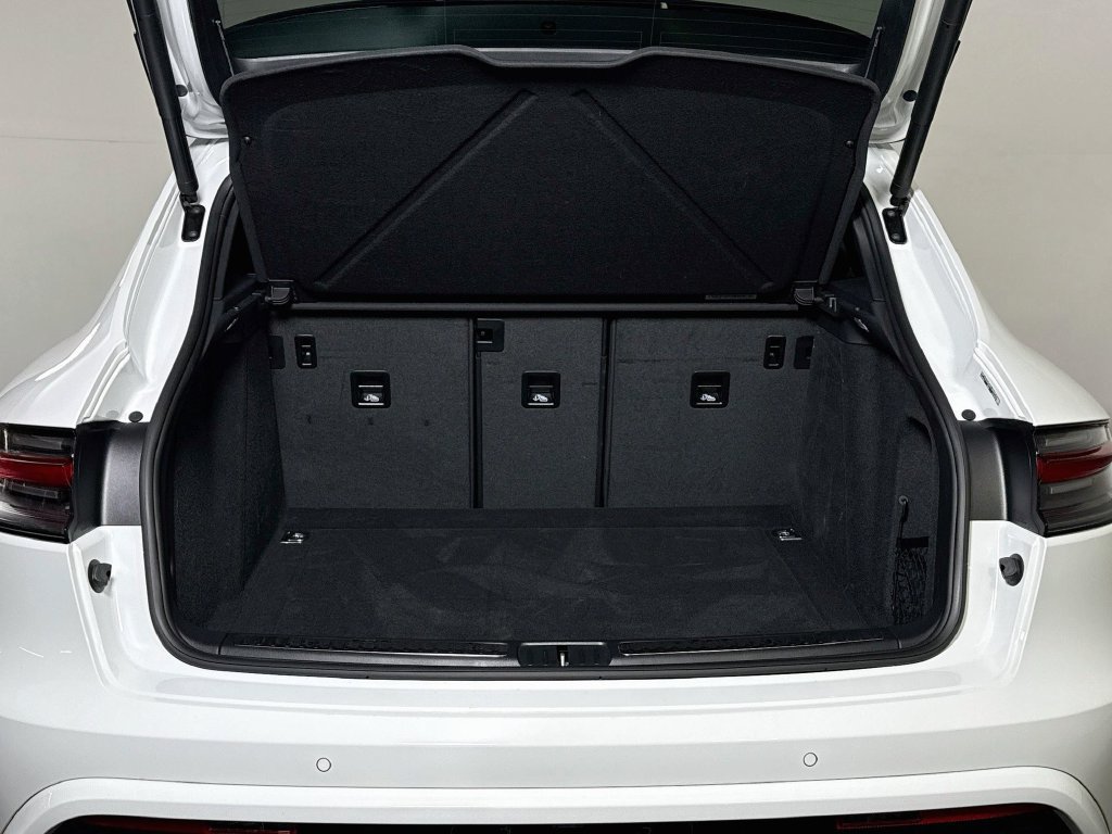 Certified 2026 Porsche Macan S AWD/4WD image 27