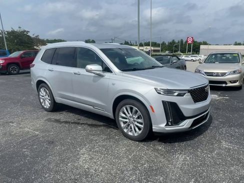 Used 2020 Cadillac XT6 Premium Luxury FWD image 3