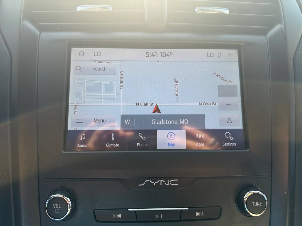 Used 2020 Ford Fusion SE w/ Equipment Group 151A FWD image 25