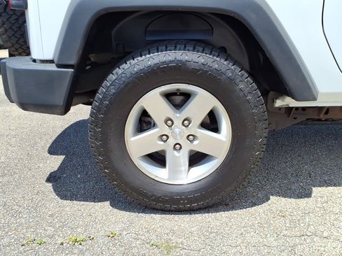 Used 2009 Jeep Wrangler X AWD/4WD image 7