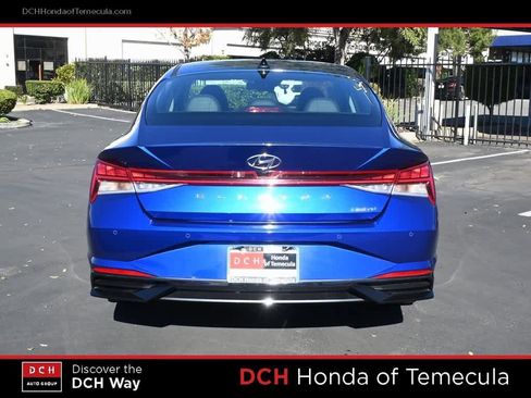 Used 2022 Hyundai Elantra Limited image 6