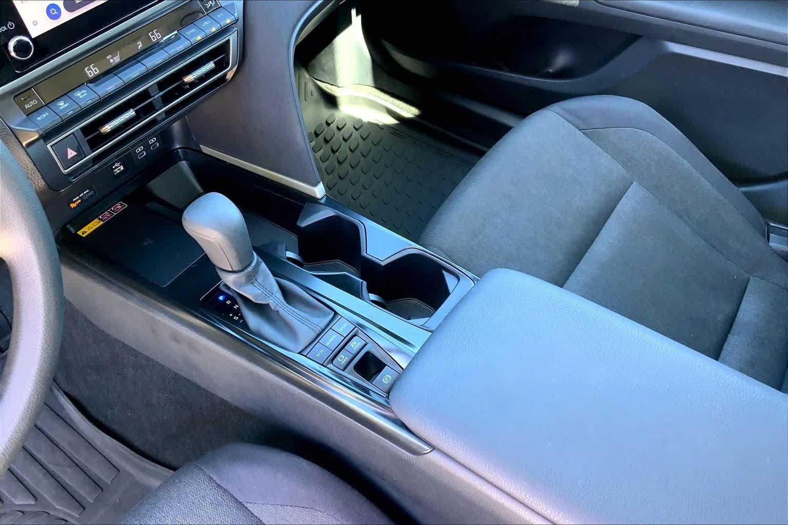 Used 2025 Toyota Camry LE FWD image 16