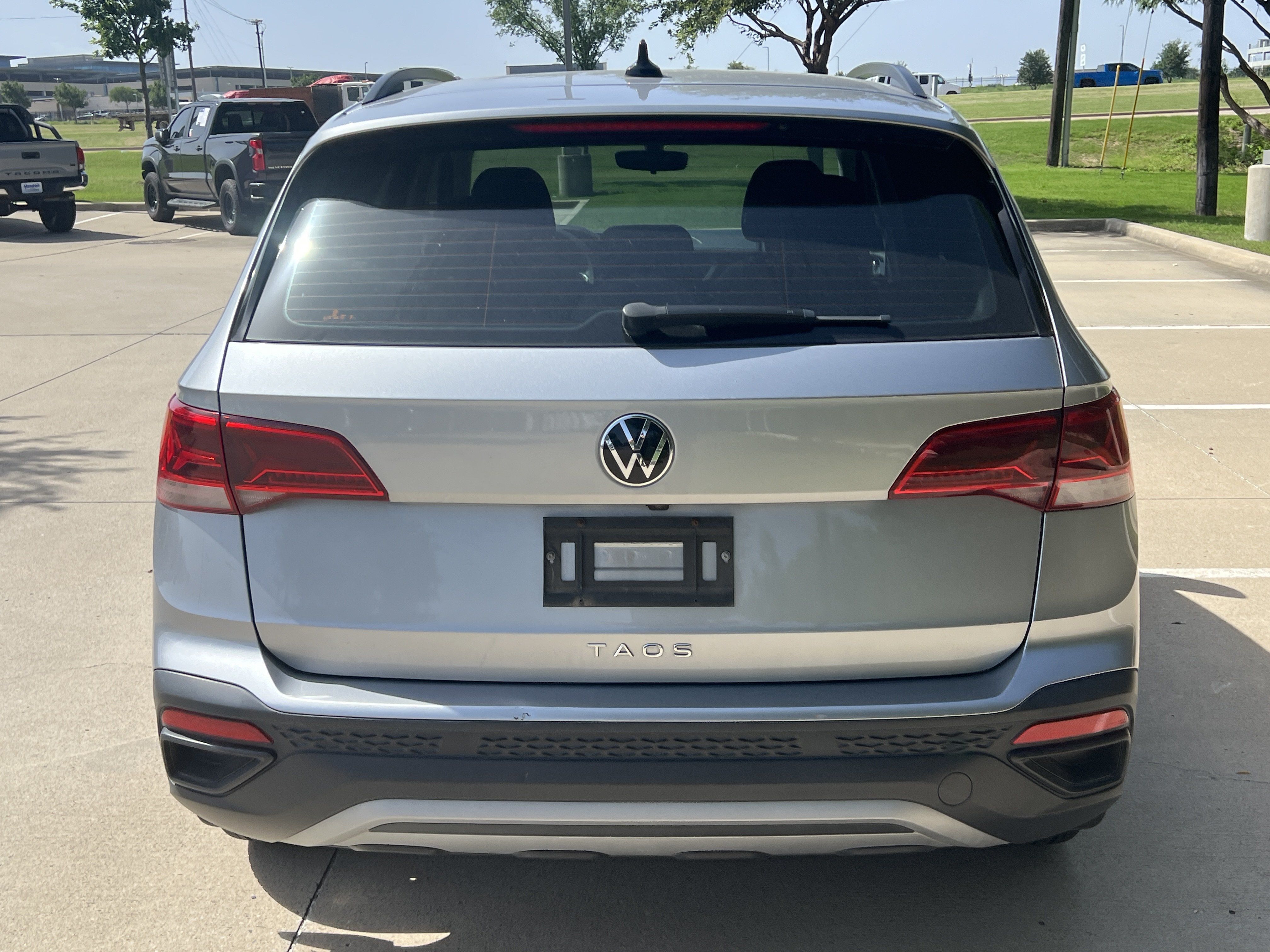 Used 2023 Volkswagen Taos S FWD image 8