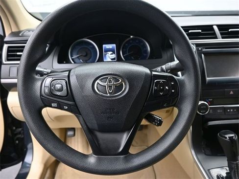 Used 2015 Toyota Camry LE image 32