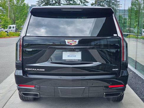 New 2026 Cadillac Escalade ESV Sport w/ Touring Package AWD/4WD image 4