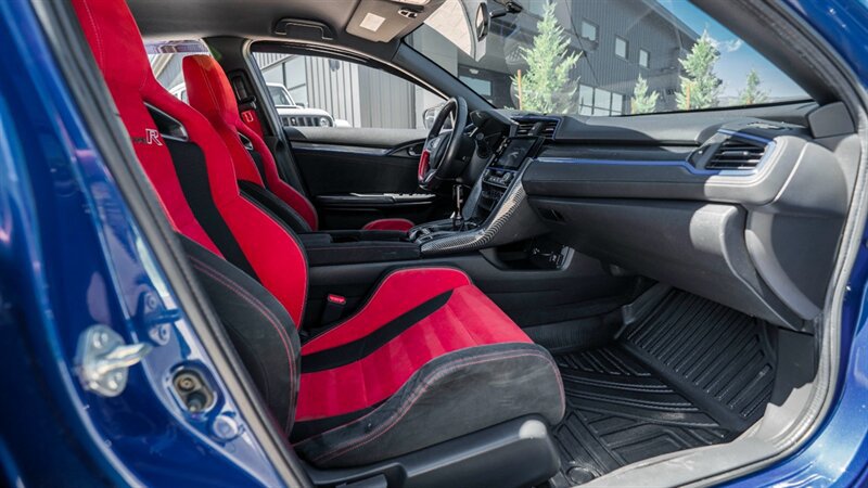 Used 2018 Honda Civic Type R image 22