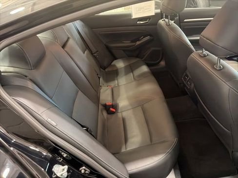 Used 2025 Nissan Altima 2.5 SL AWD/4WD image 11