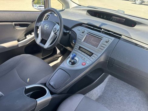 Used 2014 Toyota Prius Two FWD image 13