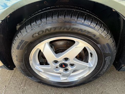 Used 2004 Pontiac Grand Prix GT2 w/ Leather Trim Pkg image 8