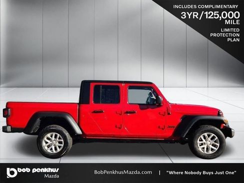 Used 2023 Jeep Gladiator Sport image 23
