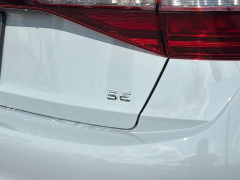 New 2026 Volkswagen Jetta SE FWD image 6