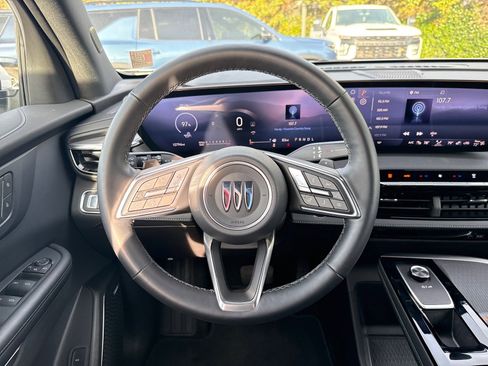 Used 2025 Buick Enclave Preferred image 14