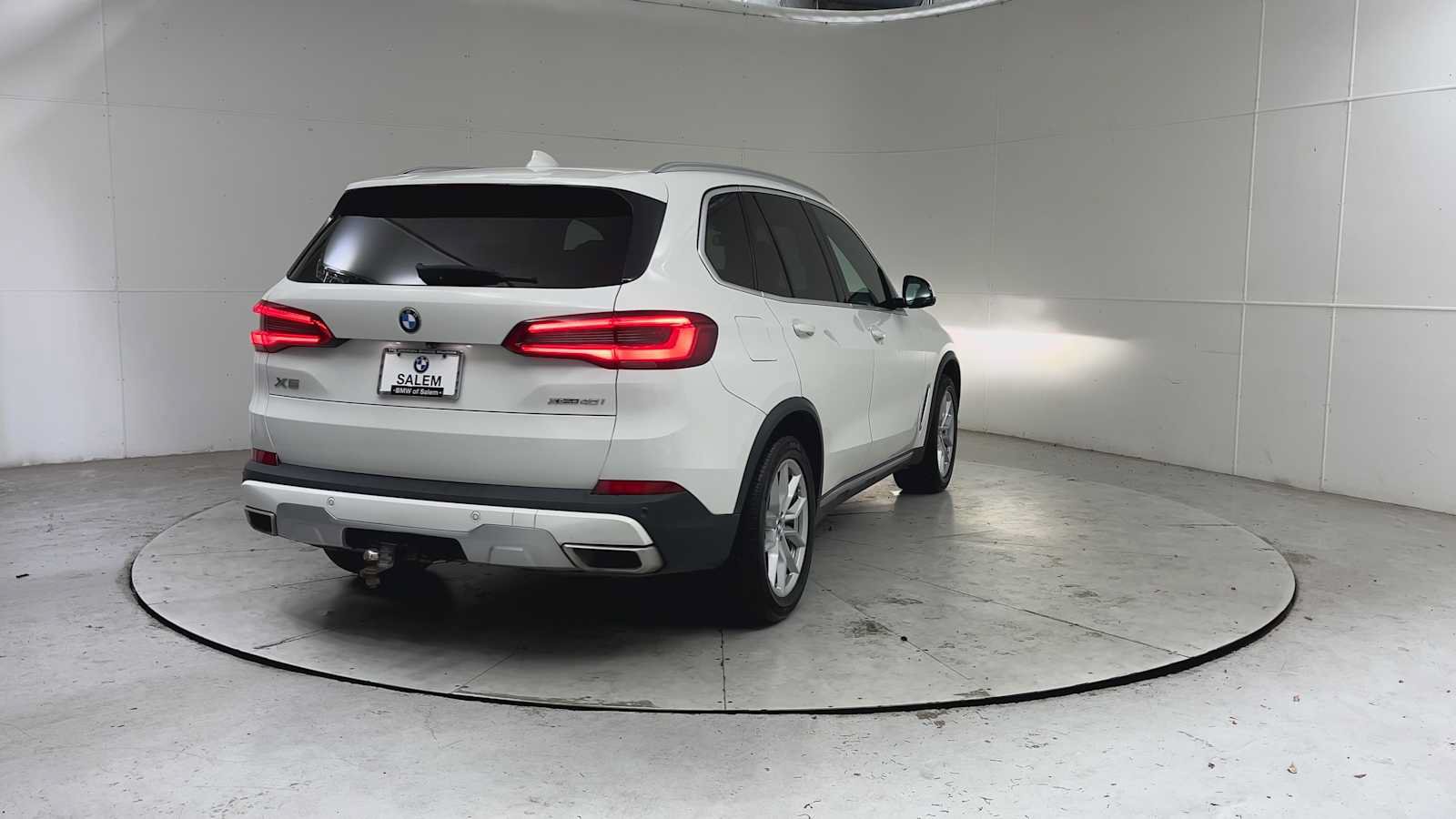 Used 2020 BMW X5 xDrive40i w/ Premium Package AWD/4WD image 2