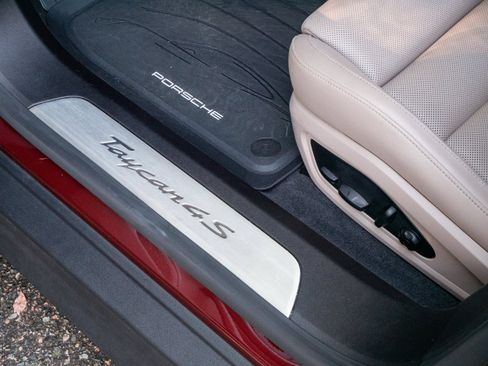 Used 2022 Porsche Taycan 4S image 28