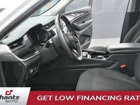 Used 2022 Jeep Grand Cherokee Laredo w/ Luxury Tech Group I AWD/4WD image 26