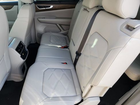 New 2026 Volkswagen Atlas SE image 10