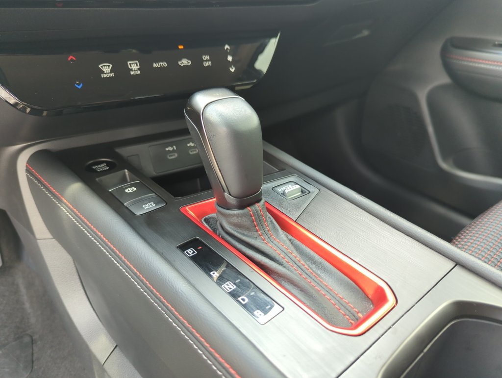 Certified 2025 Nissan Kicks SR AWD/4WD image 41