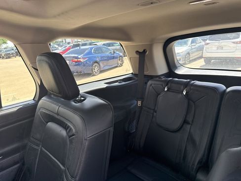 Used 2023 Lincoln Aviator Reserve w/ Equipment Group 201A image 11