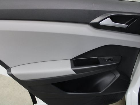 Used 2022 Volkswagen Taos SE image 20